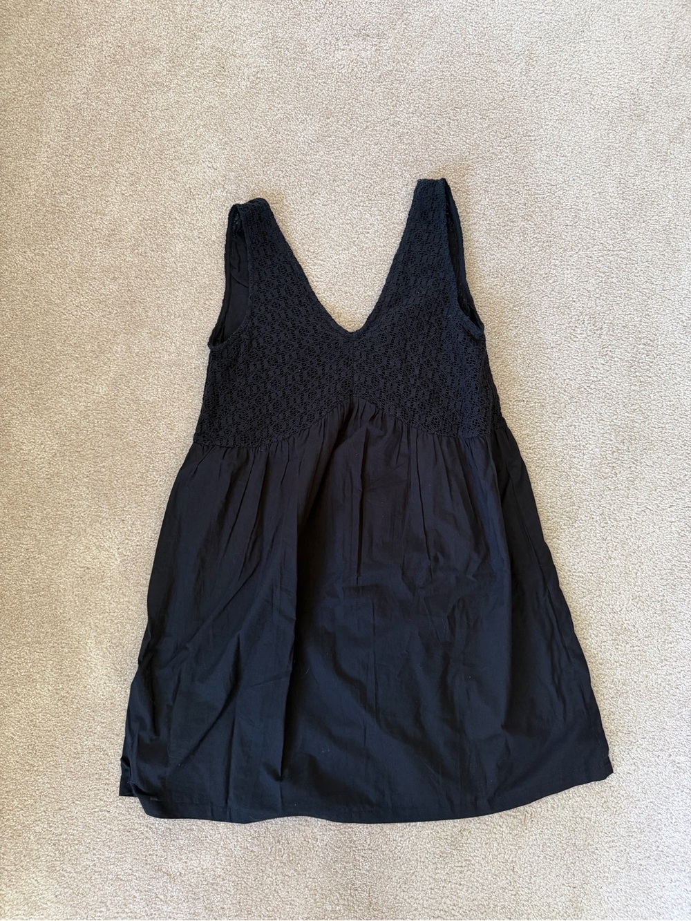 Black Sleeveless V-Neck Smocked Dress Compania Fantastica